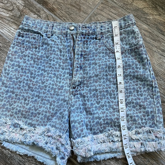 Vintage Sergio Valente Heart Print Shorts, Ruffle Detail Hem, Blue, Size 13/14 - Picture 6 of 9